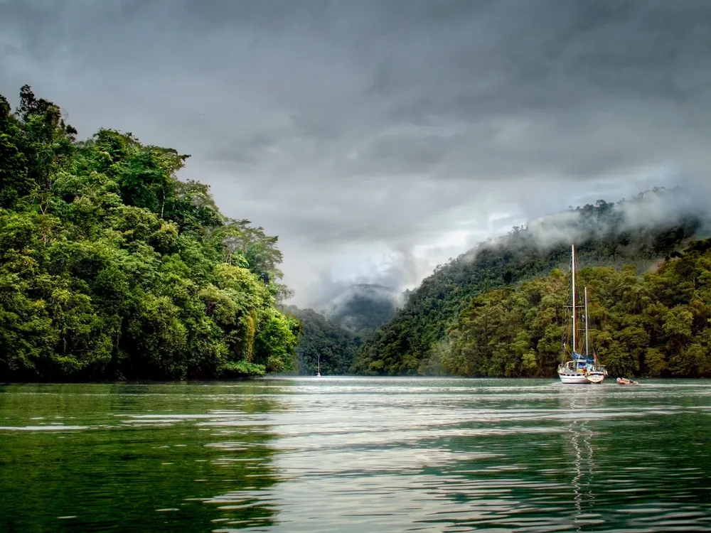 Rio-Dulce-Guatemala_Kumar-Sriskandan_Alamy_FWWCW3