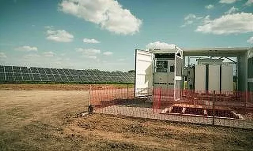 Puesta a punto del primer parque solar municipal del país