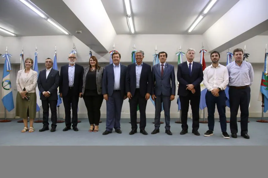 3676a266039475f53d01b1c94f07b202_XL