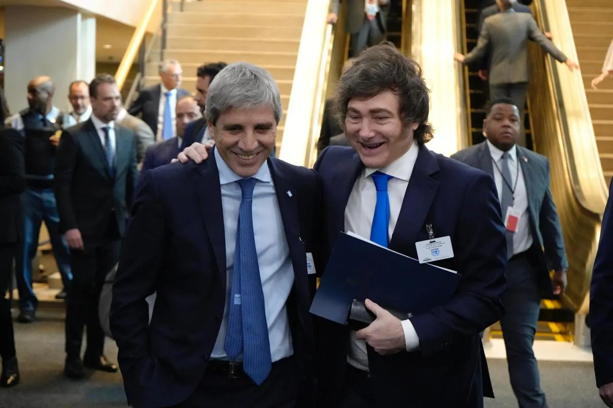 luis-caputo-viaja-washington-para-reunirse-scott-bessent-busca-gobierno-argentino-1105970-095749
