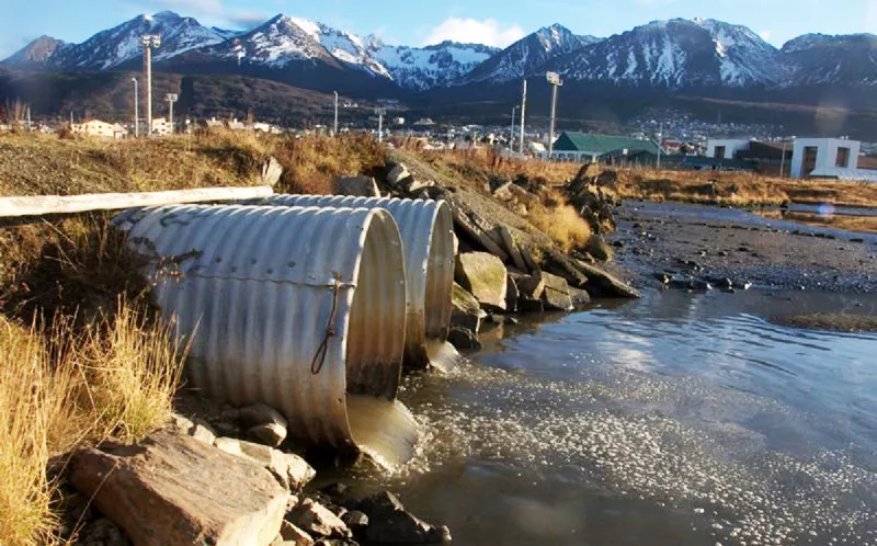 el-40-de-desechos-cloacales-se-vierten-al-canal-beagle_nz7r