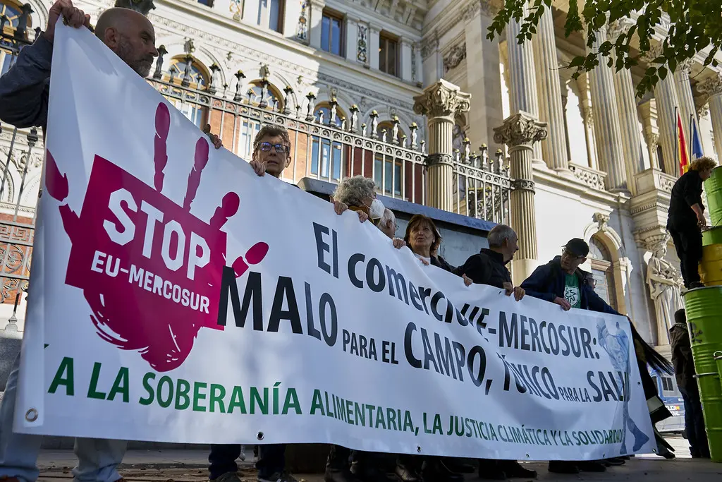924_ACCION-MERCOSUR-ECOLOGISTAS_DSCα_109275_MIGUEL-HERNANDEZ-LUCAS-©-18-11-25-XL
