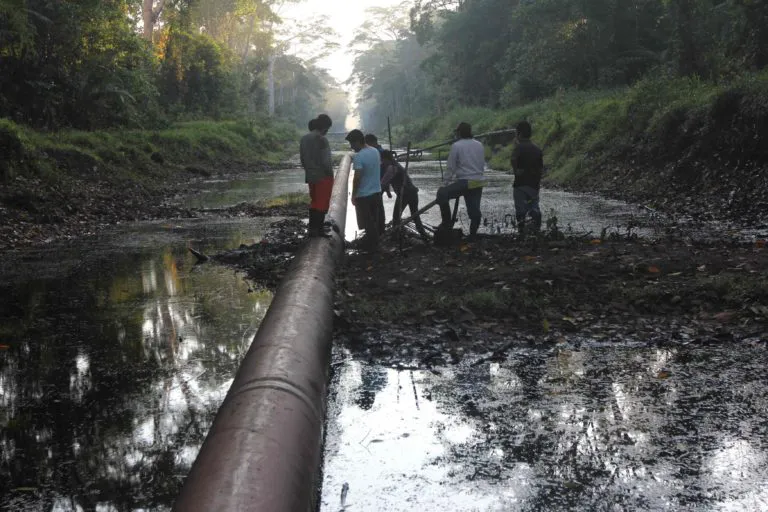 amazonia-selva-medio-ambiente-derrames-de-petroleo-768x512