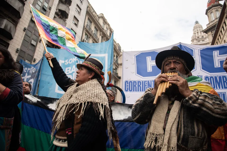 761936-26-08-2023-ola-de-repudios-al-trato-20-281-29