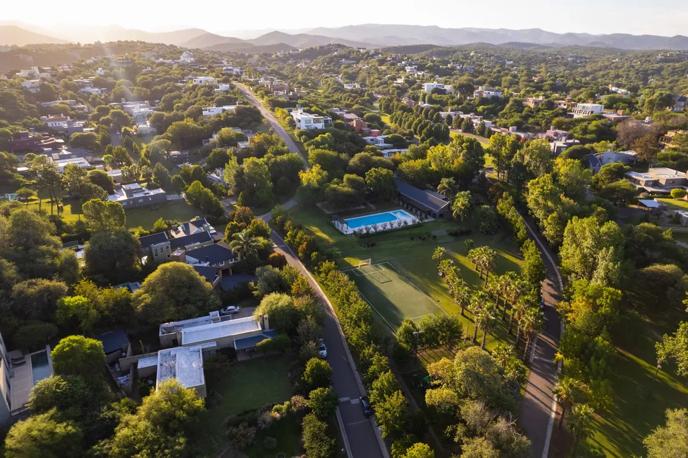 nota-q2-loscuras-2-scaled