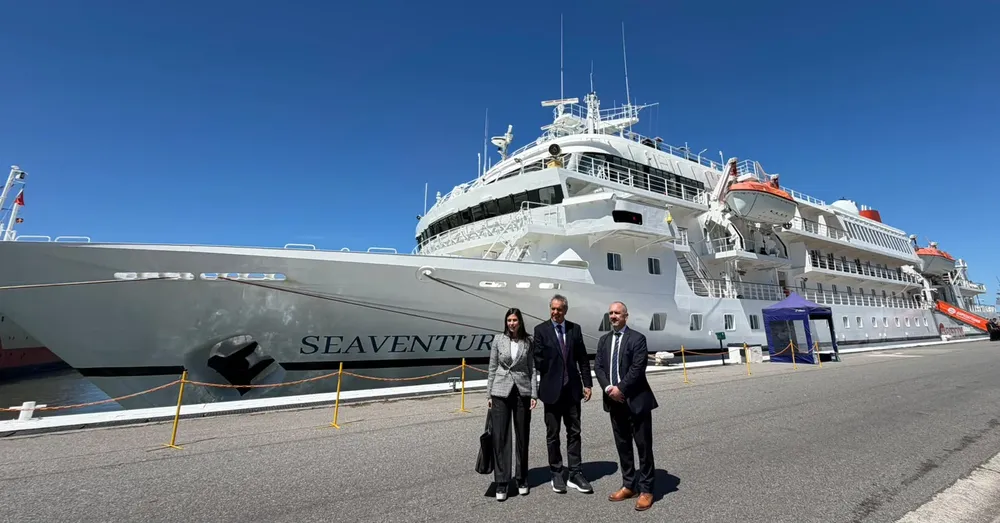 Mar-del-Plata-recibio-al-crucero-de-expedicion-MS-Seaventure