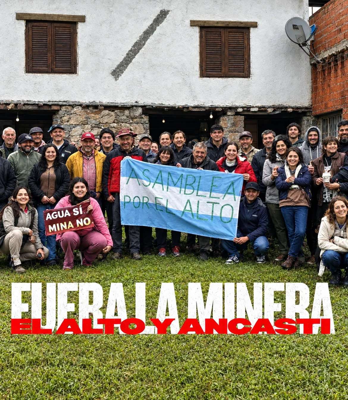 Asamblea comunitaria frente a la casa rural