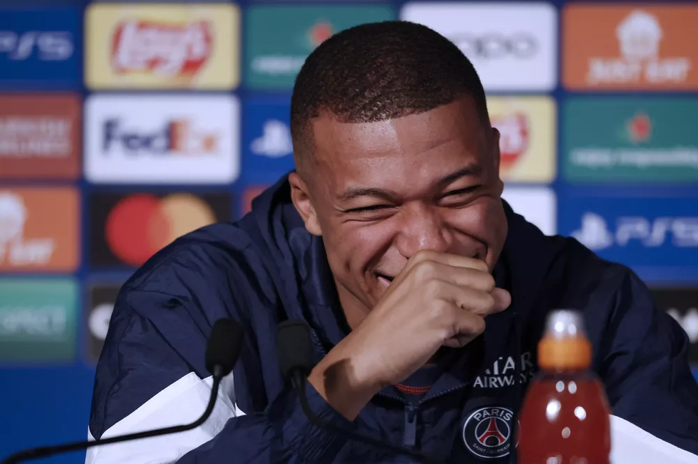 polemica-rueda-prensa-risa-mbappe-psg